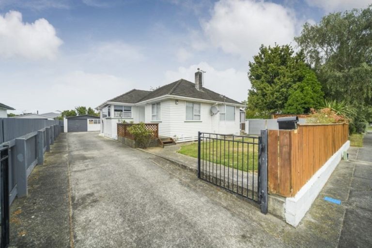 Photo of property in 3 Iona Street, Hokowhitu, Palmerston North, 4410
