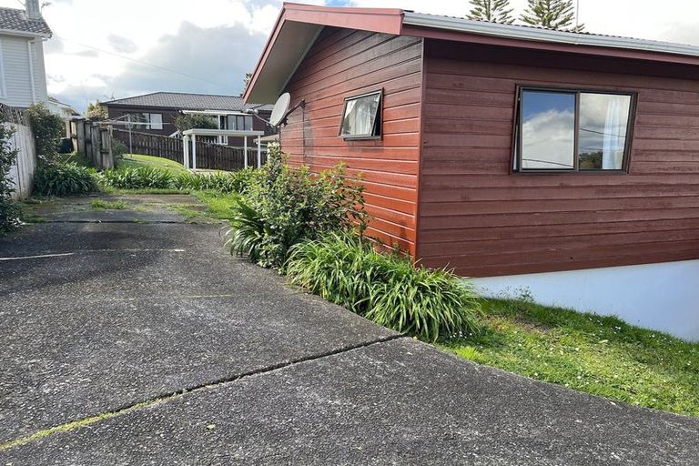 Photo of property in 2/17 Park Road, Glenfield, Auckland, 0629