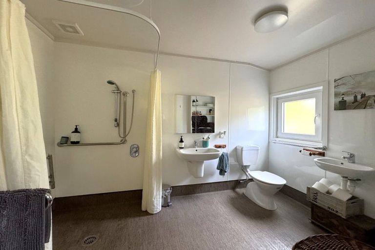 Photo of property in 28 Chatham Street, Waihola, Milton, 9073