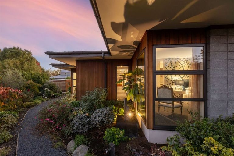 Photo of property in 21 Taunton Green, Papanui, Christchurch, 8052