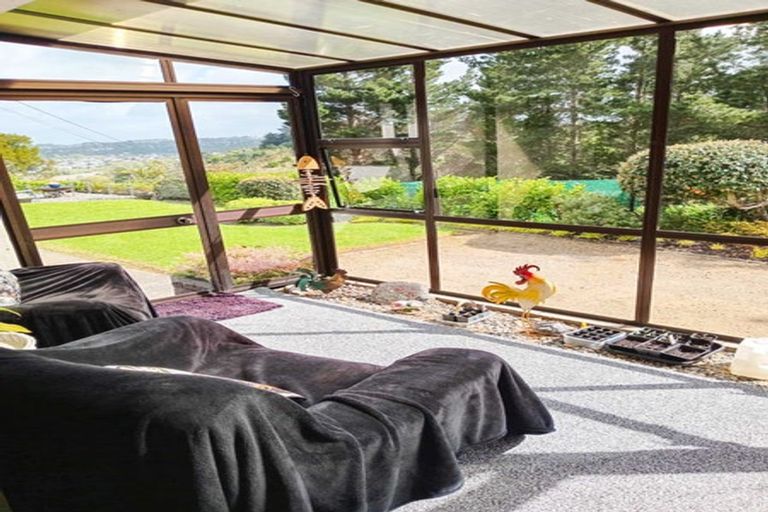 Photo of property in 28 Shakespeare Road, Bastia Hill, Whanganui, 4500