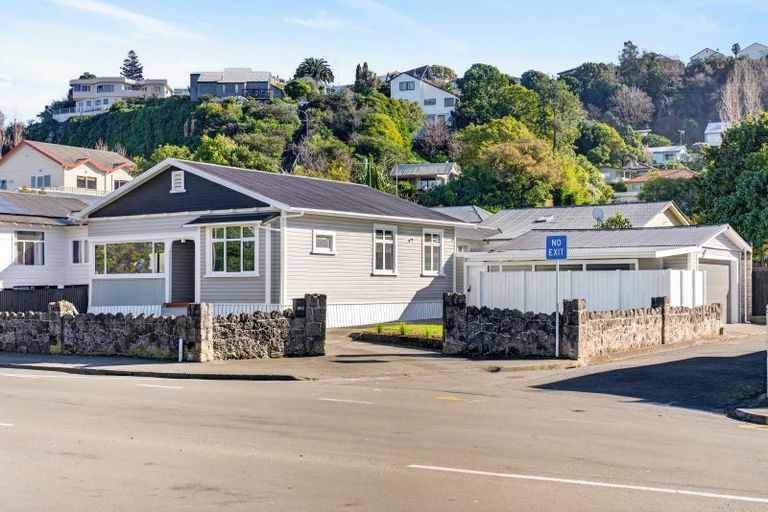 Photo of property in 203 Carlyle Street, Napier South, Napier, 4110