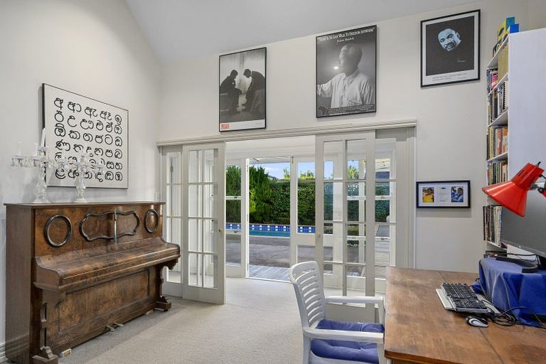 Photo of property in 12 Cecil Road, Milford, Auckland, 0620