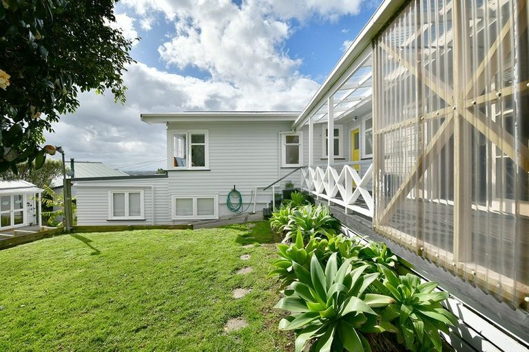 Photo of property in 7 Karaka Street, Helensville, 0800
