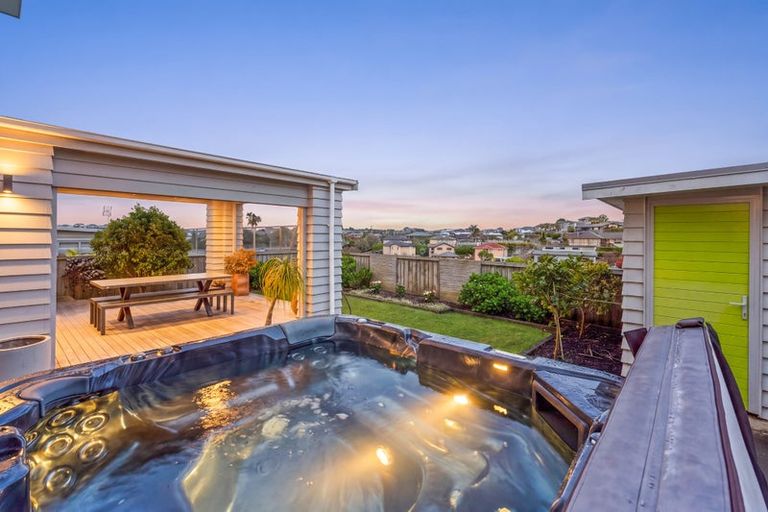 Photo of property in 126 Maire Road, Orewa, 0931
