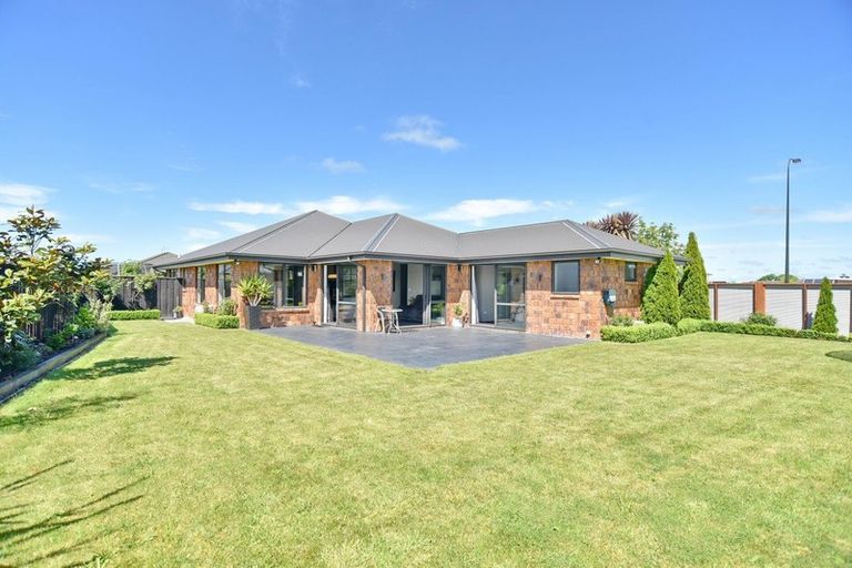 Photo of property in 64 Acacia Avenue, Rangiora, 7400