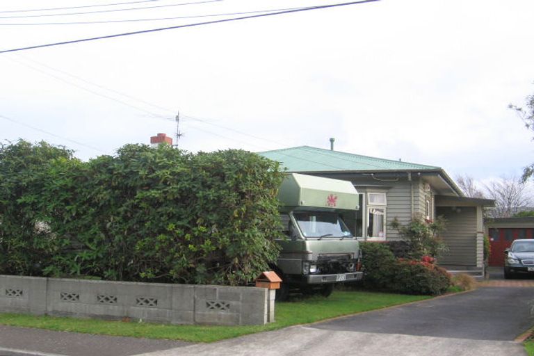 Photo of property in 5 Junction Street, Fairfield, Lower Hutt, 5011