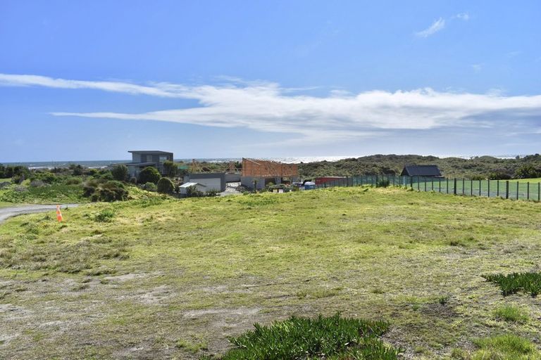 Photo of property in 10 Beachview Grove, Peka Peka, Waikanae, 5391