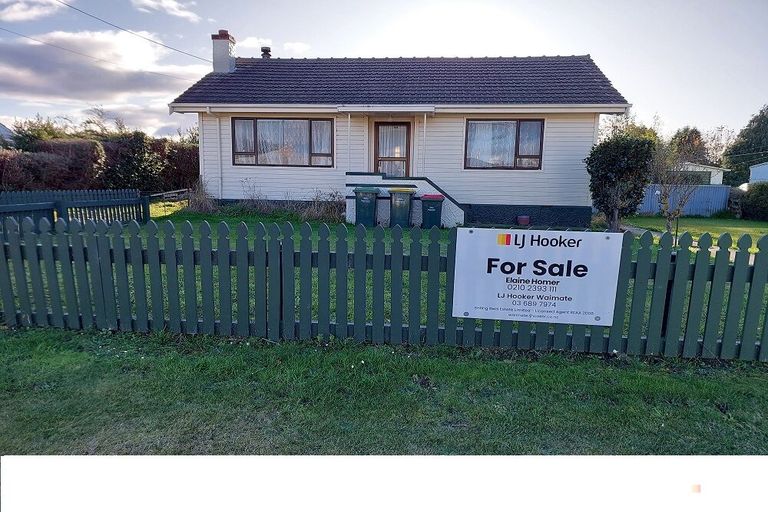 Photo of property in 12 Holmes Street, Waimate, 7924