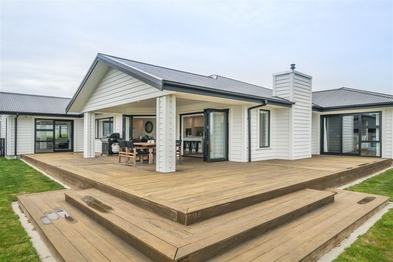 Photo of property in 21 Silicon Way, Fitzherbert, Palmerston North, 4410