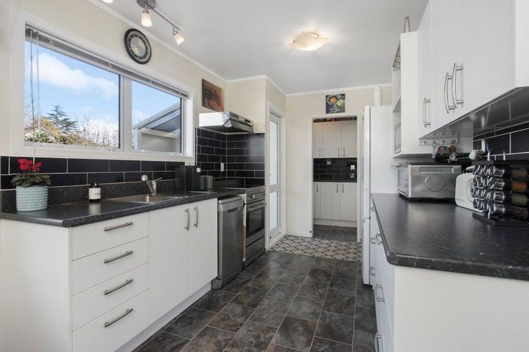Photo of property in 2 Francis Drive, Katikati, 3129