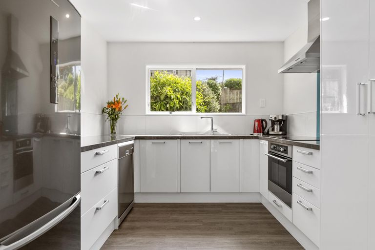 Photo of property in 32 Sherwood Street, Bellevue, Tauranga, 3110