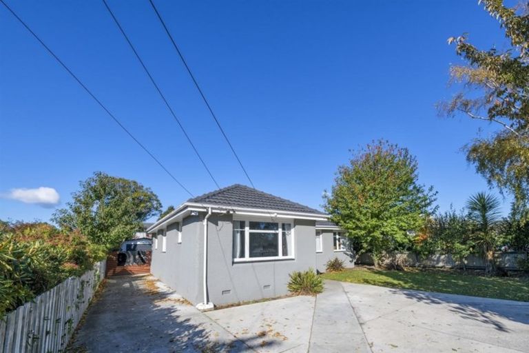 Photo of property in 106 Avonhead Road, Avonhead, Christchurch, 8042
