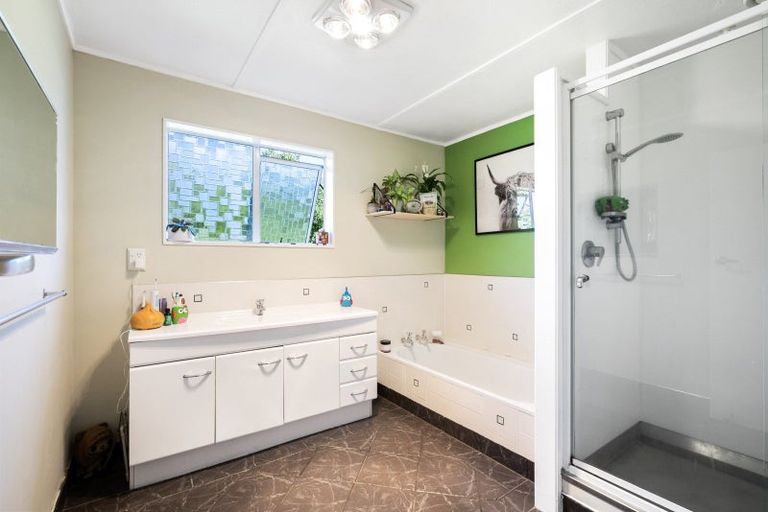 Photo of property in 11 Matai Place, Hawera, 4610