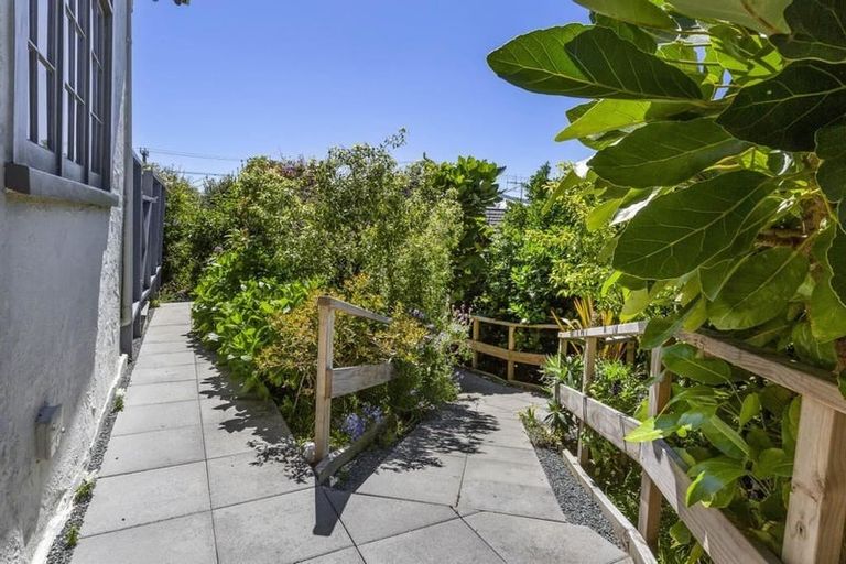 Photo of property in 113 Seaview Road, Paraparaumu Beach, Paraparaumu, 5032