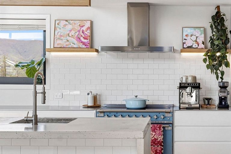 Photo of property in Luggate Park, 32 Cooper Crescent, Luggate, Wanaka, 9383