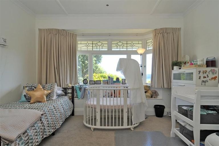 Photo of property in 25 Seatoun Heights Road, Miramar, Wellington, 6022