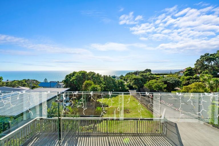 Photo of property in 3 Edwin Mitchelson Road, Muriwai, Waimauku, 0881