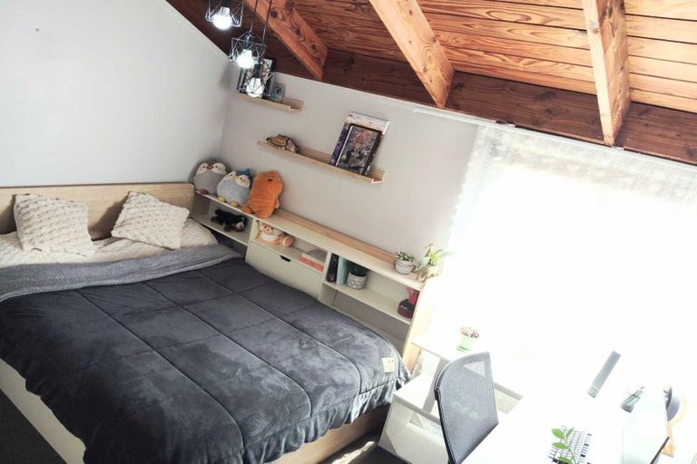 Photo of property in 1/11 Cambric Place, Botany Downs, Auckland, 2010