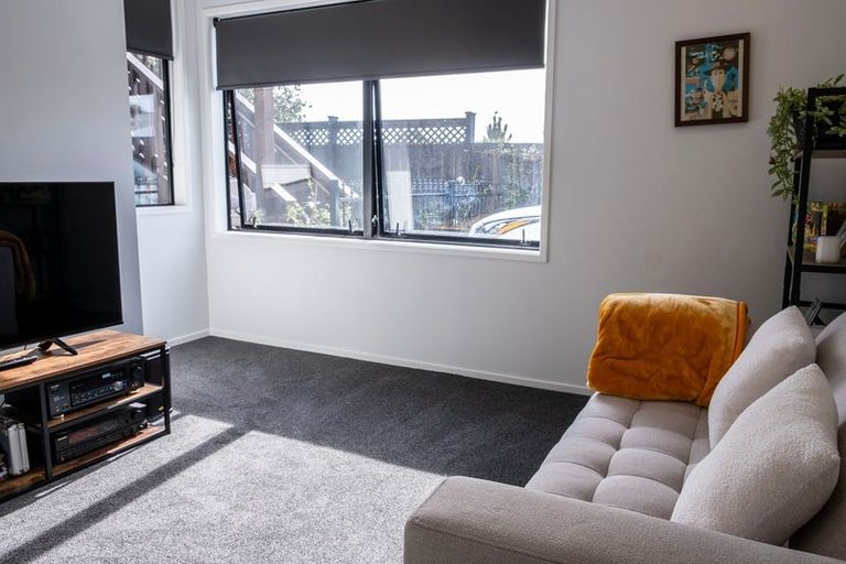 Photo of property in 1/90 Gloria Avenue, Te Atatu Peninsula, Auckland, 0610