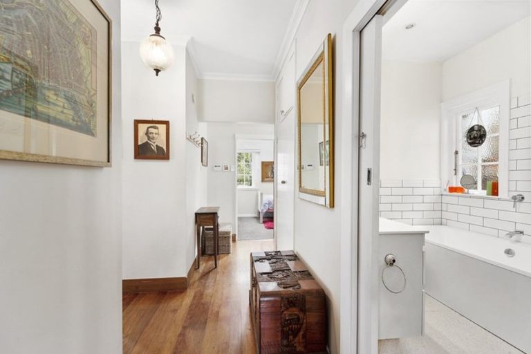 Photo of property in 132 Onslow Road, Khandallah, Wellington, 6035