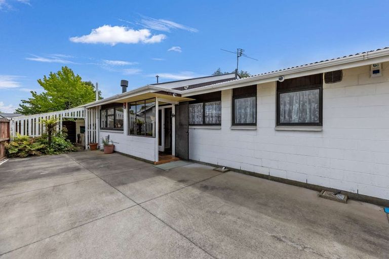 Photo of property in 10 Westerleigh Street, Bishopdale, Christchurch, 8053