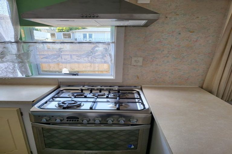 Photo of property in 10 Choice Avenue, Henderson, Auckland, 0612