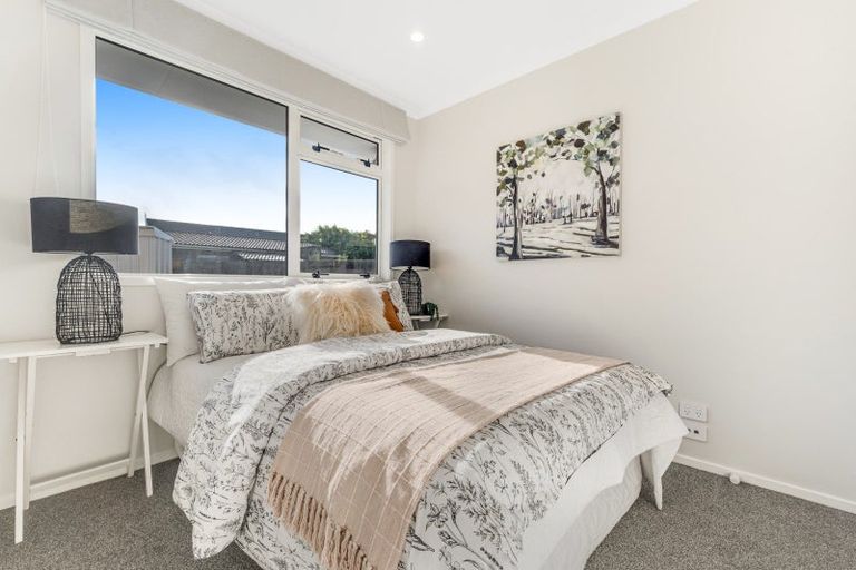 Photo of property in 10a Tomintoul Place, Highland Park, Auckland, 2010