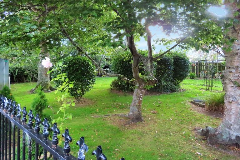 Photo of property in 44 Westminster Road, Wainuiomata, Lower Hutt, 5014