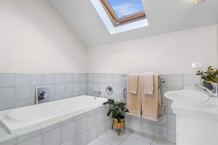 Photo of property in 2/89 Waimairi Road, Upper Riccarton, Christchurch, 8041