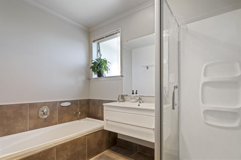 Photo of property in 7/46 Packspur Drive, Flat Bush, Auckland, 2016