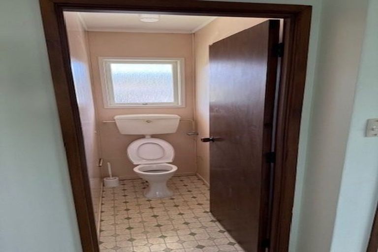 Photo of property in 3/22 Penning Road, Castor Bay, Auckland, 0620