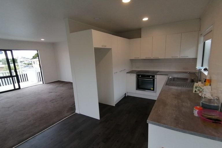 Photo of property in 1/111 Lincoln Park Avenue, Massey, Auckland, 0614