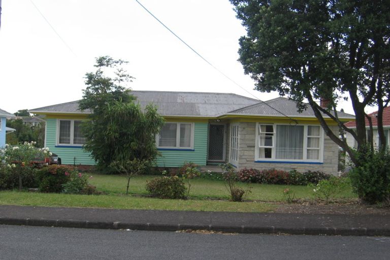 Photo of property in 53 Kelman Road, Kelston, Auckland, 0602