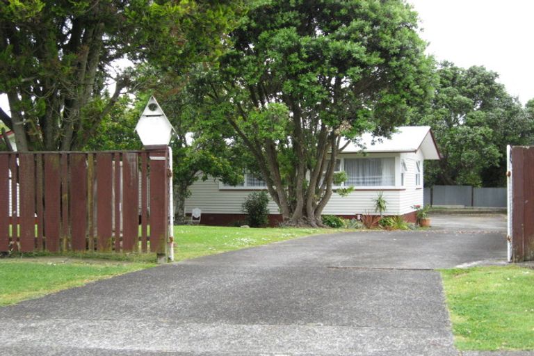 Photo of property in 11 Ashcroft Avenue, Mangere Bridge, Auckland, 2022
