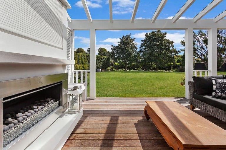 Photo of property in 11 Pentlow Place, Fendalton, Christchurch, 8052