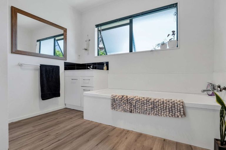 Photo of property in 14 Bronte Place, Owhata, Rotorua, 3010