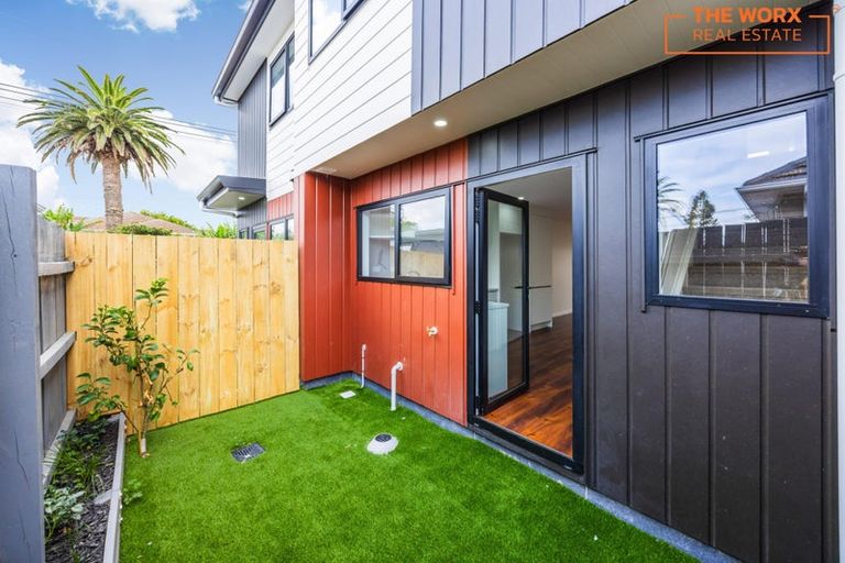Photo of property in 56e Cyclamen Road, Mangere, Auckland, 2022