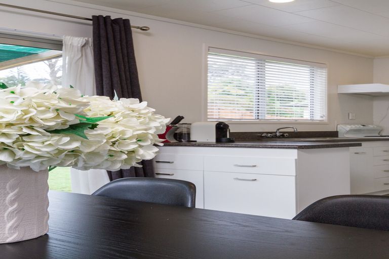 Photo of property in 66 Captain Scott Road, Glen Eden, Auckland, 0602