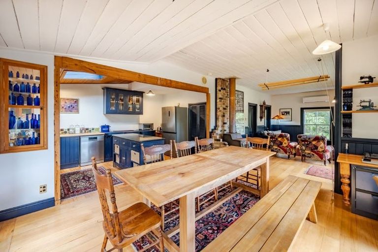 Photo of property in 592 Le Bons Bay Road, Le Bons Bay, Akaroa, 7583