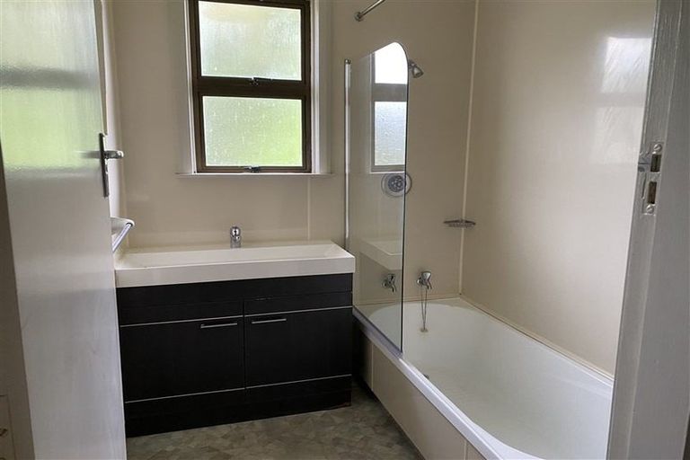 Photo of property in 70 Wood Street, Takaro, Palmerston North, 4410