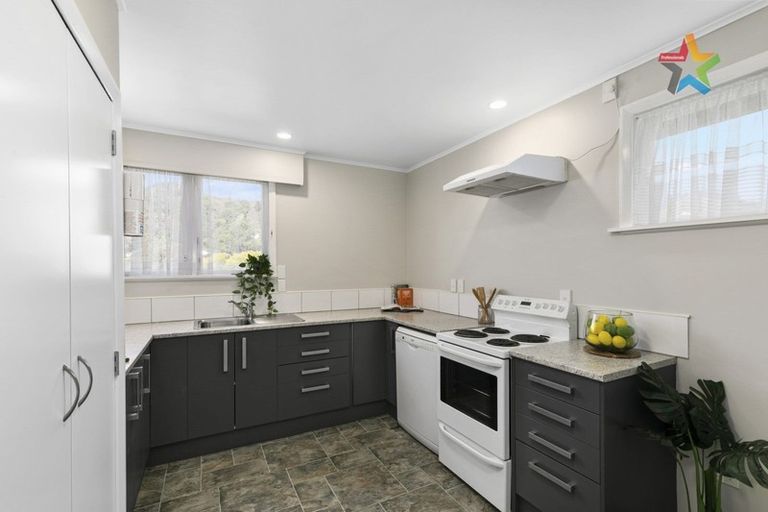 Photo of property in 6 Holborn Drive, Stokes Valley, Lower Hutt, 5019