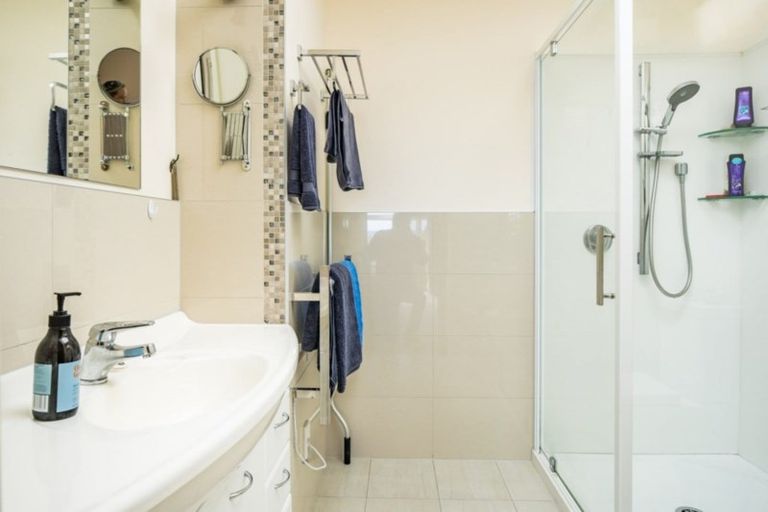 Photo of property in 45 Mana View Road, Paremata, Porirua, 5026