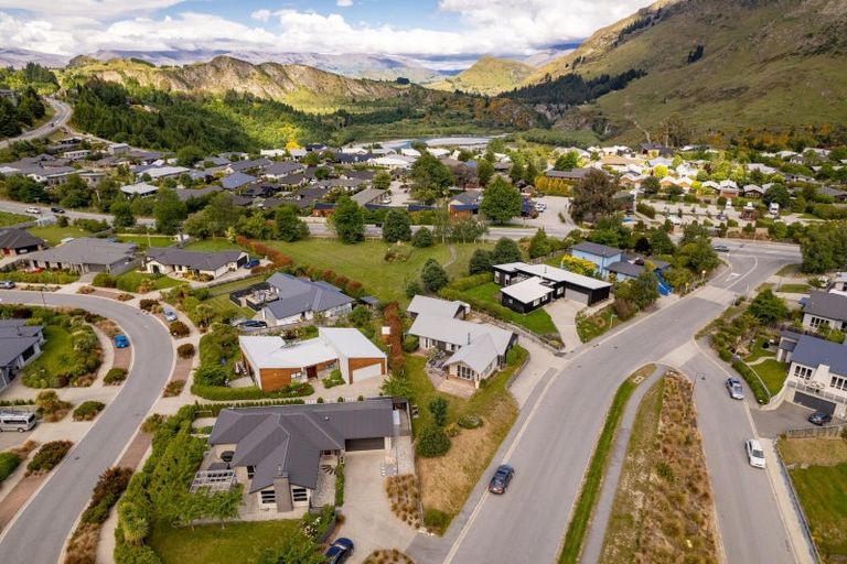 Photo of property in 6 Morning Star Terrace, Arthurs Point, Queenstown, 9371