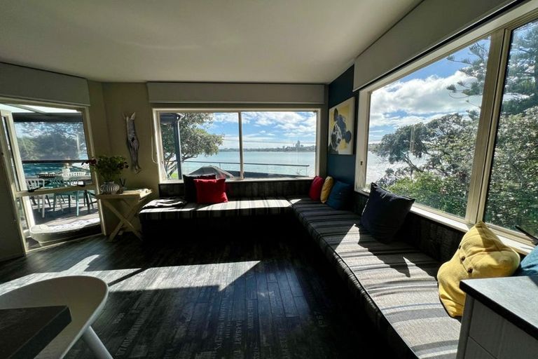 Photo of property in 2/22 Lansdowne Street, Bayswater, Auckland, 0622