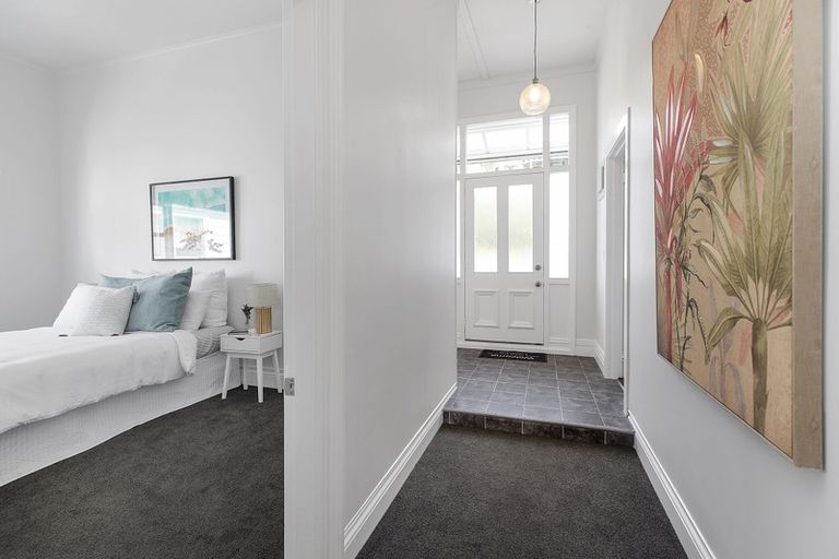 Photo of property in 12 Maarama Crescent, Aro Valley, Wellington, 6021