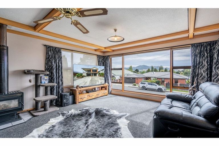 Photo of property in 22 Aotea Crescent, Gore, 9710