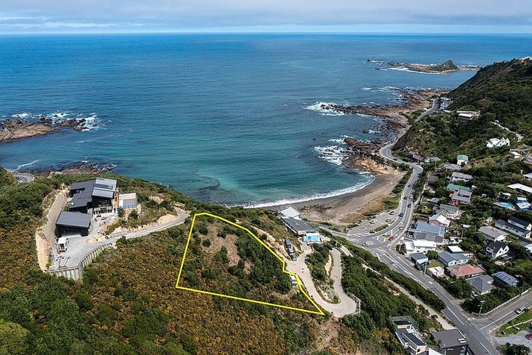 Photo of property in 239 Houghton Bay Road, Houghton Bay, Wellington, 6023