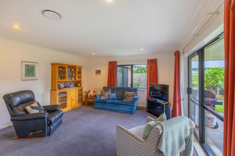 Photo of property in 6a Willow Drive, Taradale, Napier, 4112