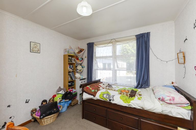Photo of property in 8 Miles Place, Awapuni, Palmerston North, 4412